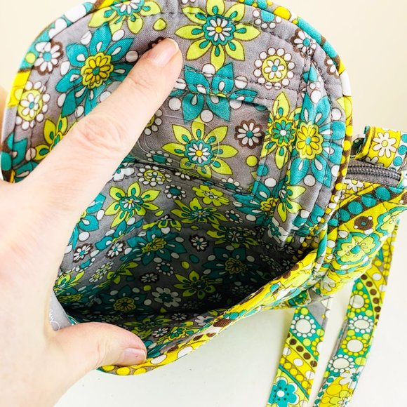 Vera Bradley Lizzy Crossbody – Lemon Parfait Pattern - Picture 4 of 9